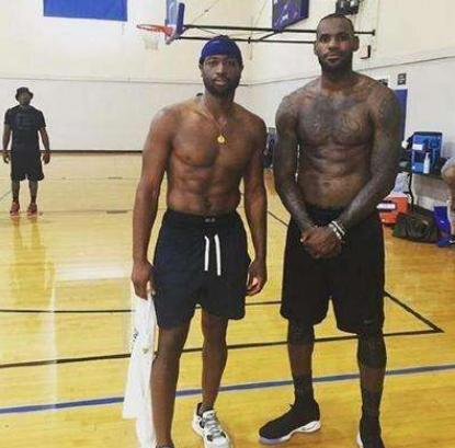 抱团支援时 抱团支援时